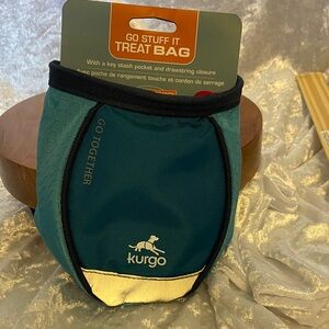 Kurgo Teal and Black Treat Pouch with Reflective Accent